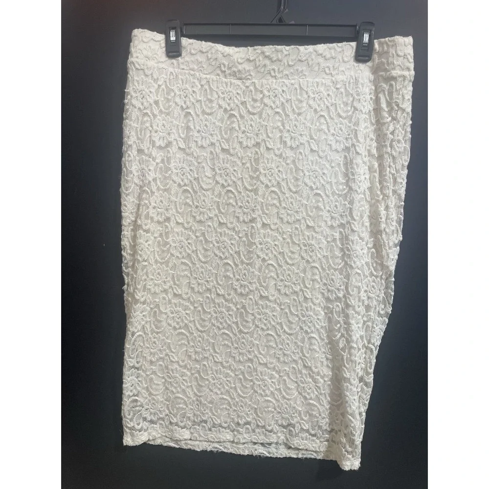 Torrid Woman's‎ Lace Pencil Skirt Cream 1